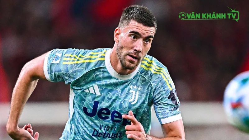 Dù nhận đề nghị từ Inter, David vẫn quyết tâm ở lại Juventus.