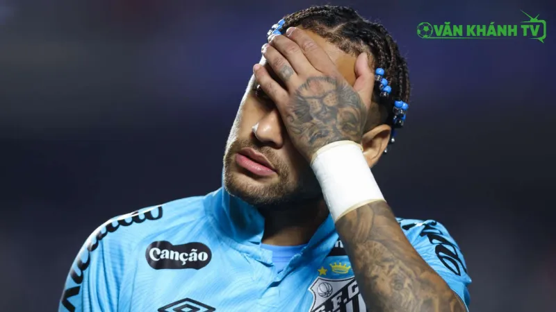 Neymar - cầu thủ Brazil khẳng định sân nhân tạo là "sh*t"