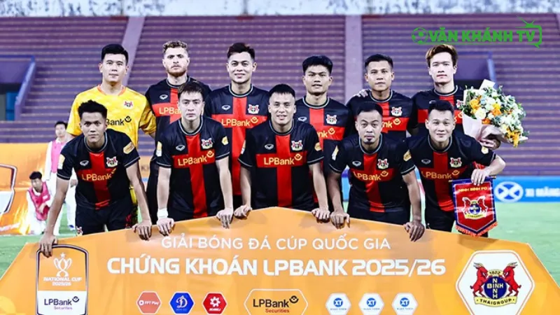 Ninh Bình làm chủ sân cỏ, với chiến thắng ấn tượng 4-2 trước Phú Thọ tại Cúp Quốc gia 2025/26.